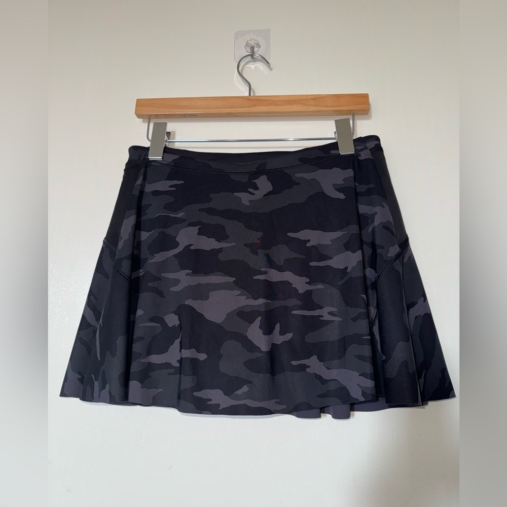 Athleta Black and Gray Skater Mini Skirt